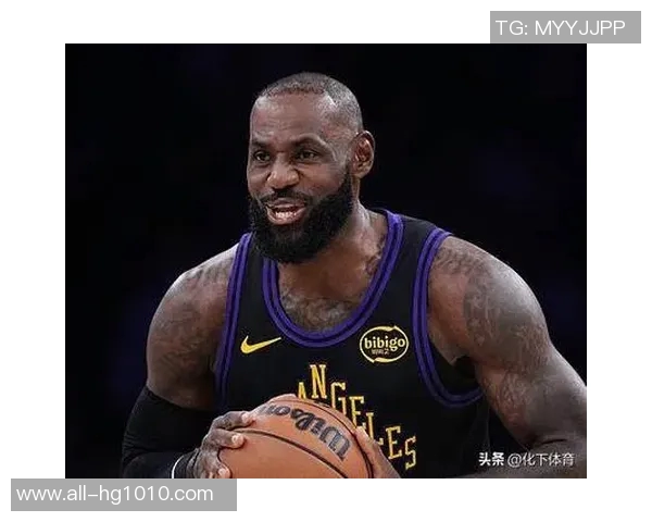 老詹赛季首秀助攻12次投射传球轻松自如能打到45岁吗