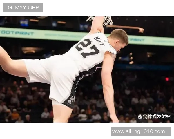 阿伦对布克三分犯规的看法：突破被切裁判总是认为球手一体