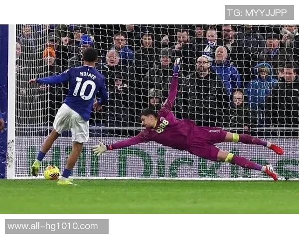 萨哈期待恩迪亚耶加盟曼联称其具备姆伯莫与阿玛德的优点